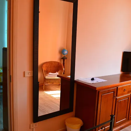 伊杰尼尔奈帕可住宿加早餐旅馆